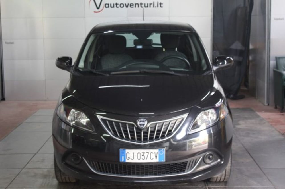 Lancia Ypsilon usata a Viterbo (3)