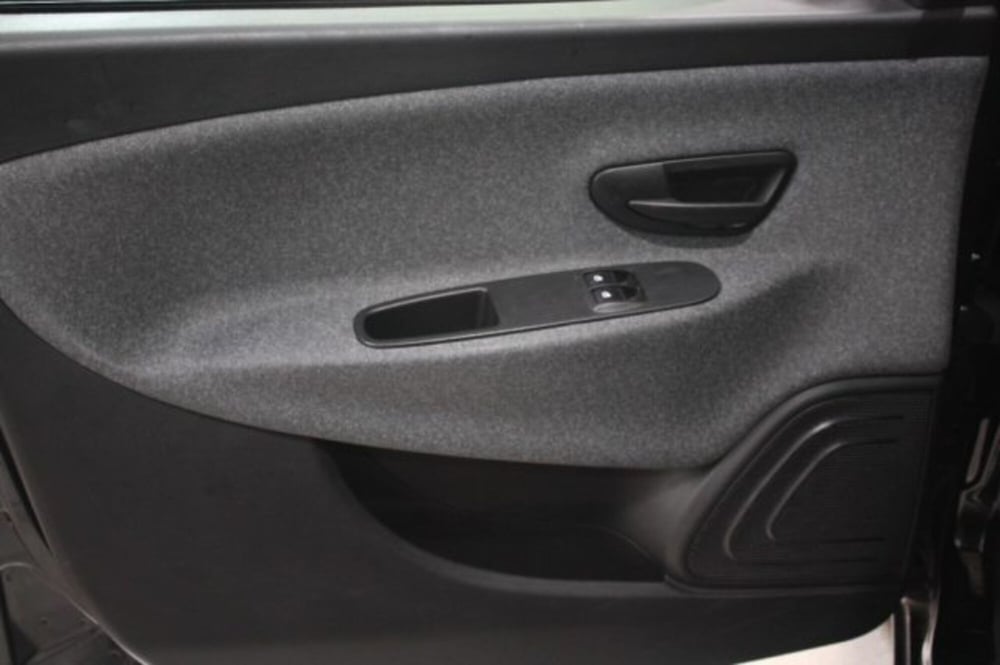 Lancia Ypsilon usata a Viterbo (4)