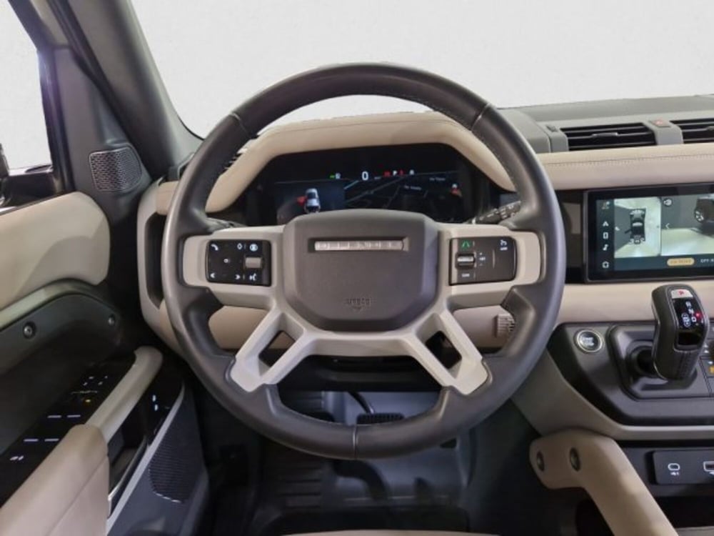 Land Rover Defender usata a Livorno (16)