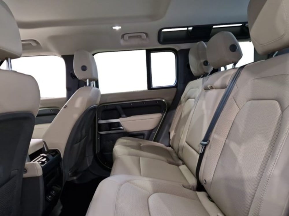 Land Rover Defender usata a Livorno (17)