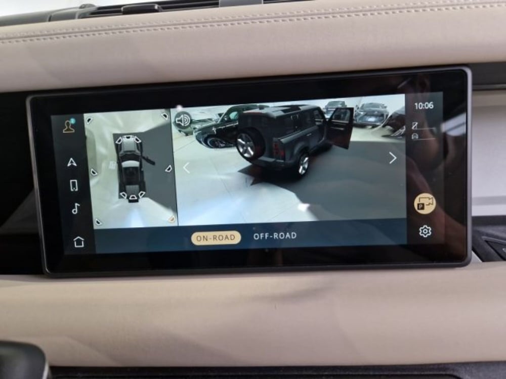 Land Rover Defender usata a Livorno (19)