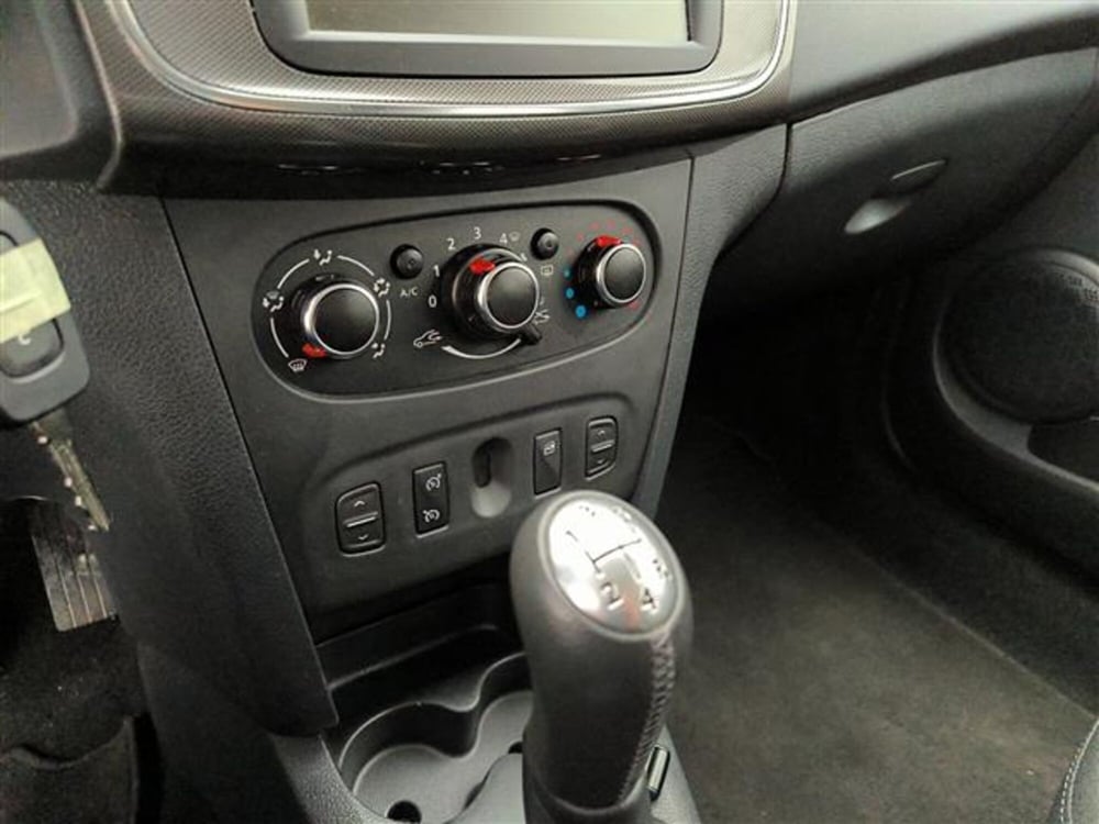 Dacia Sandero usata a Milano (11)