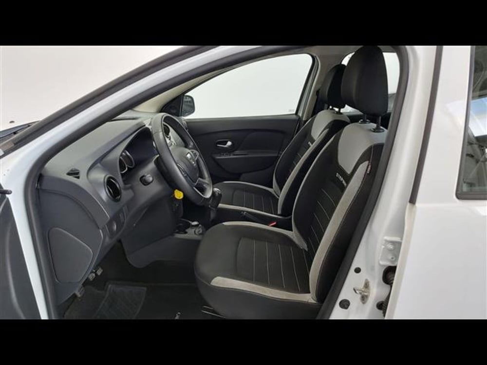Dacia Sandero usata a Asti (10)