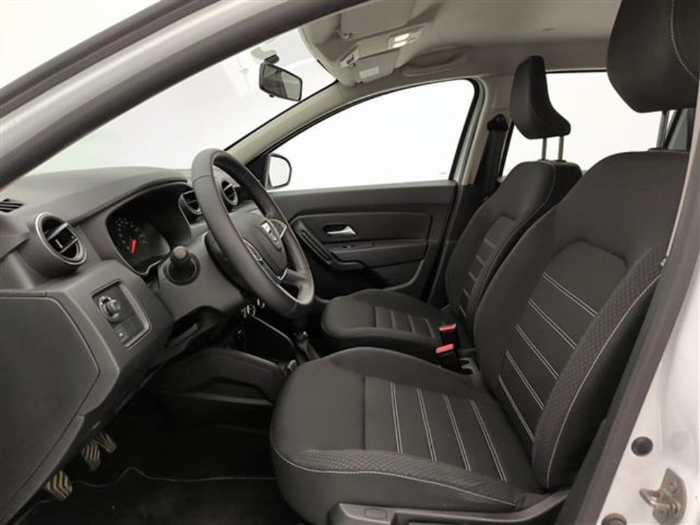 Dacia Duster usata a Milano (9)
