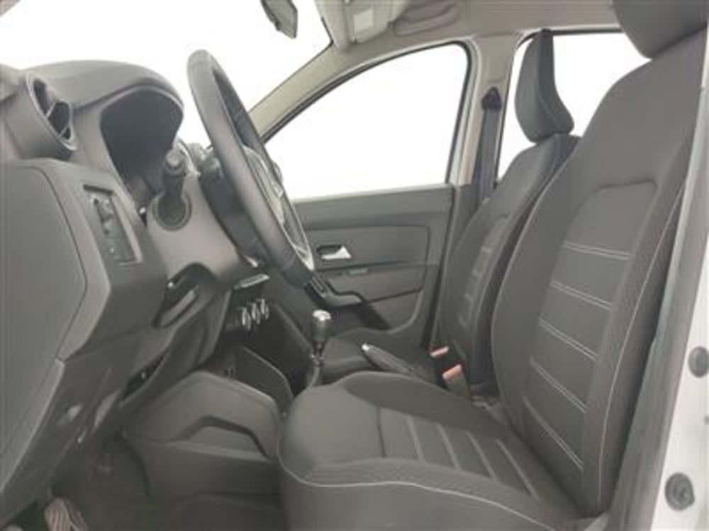 Dacia Duster usata a Bari (13)