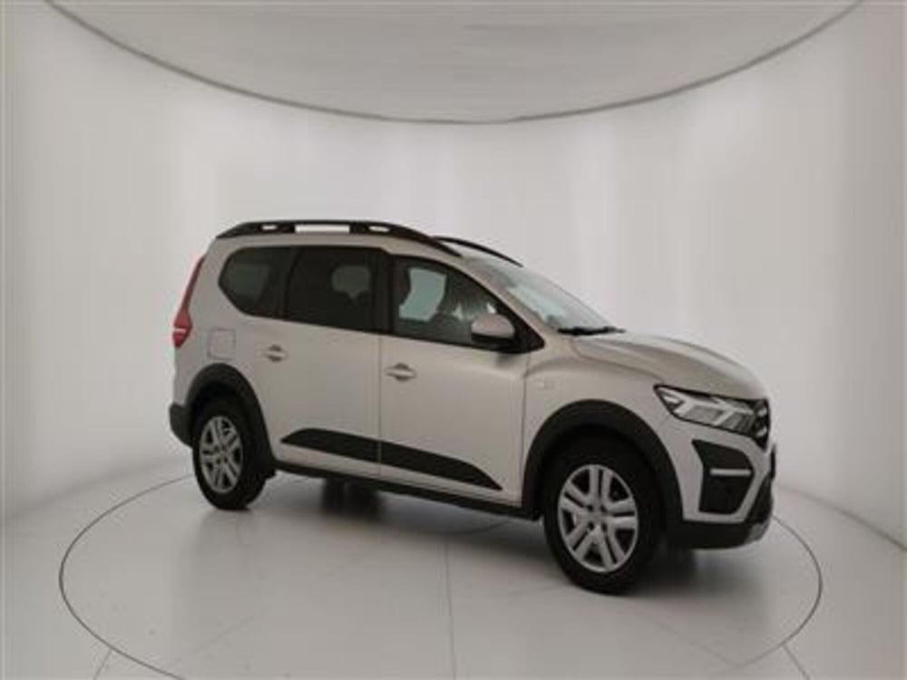 Dacia Jogger usata a Bari (10)