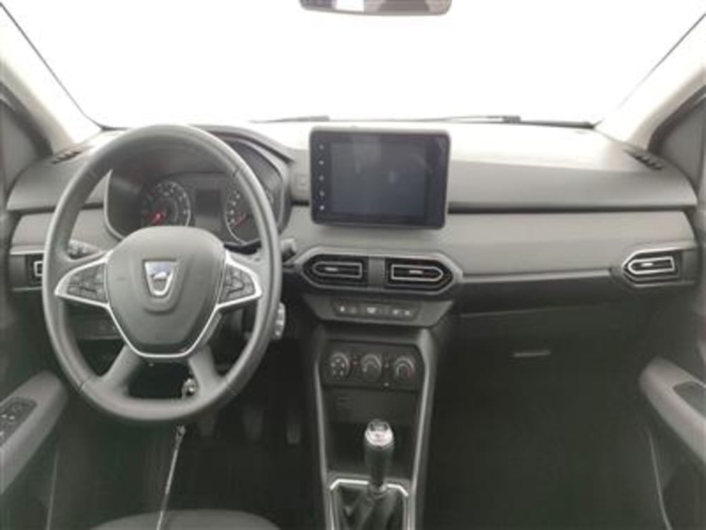 Dacia Jogger usata a Bari (15)