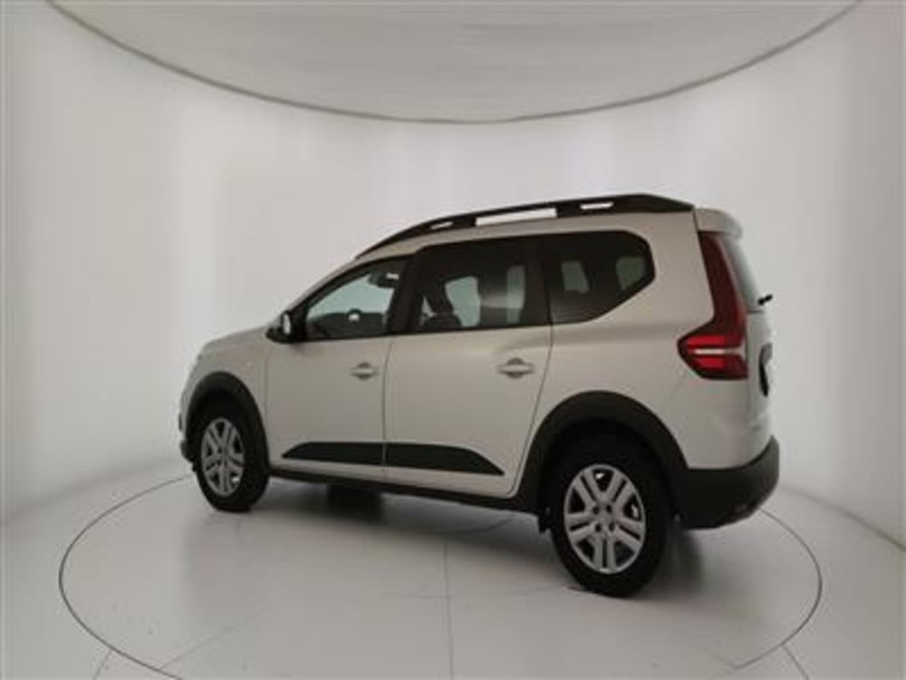 Dacia Jogger usata a Bari (4)
