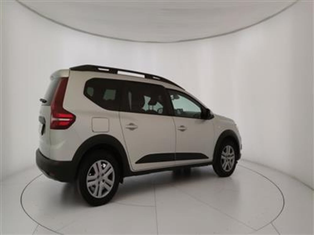 Dacia Jogger usata a Bari (8)