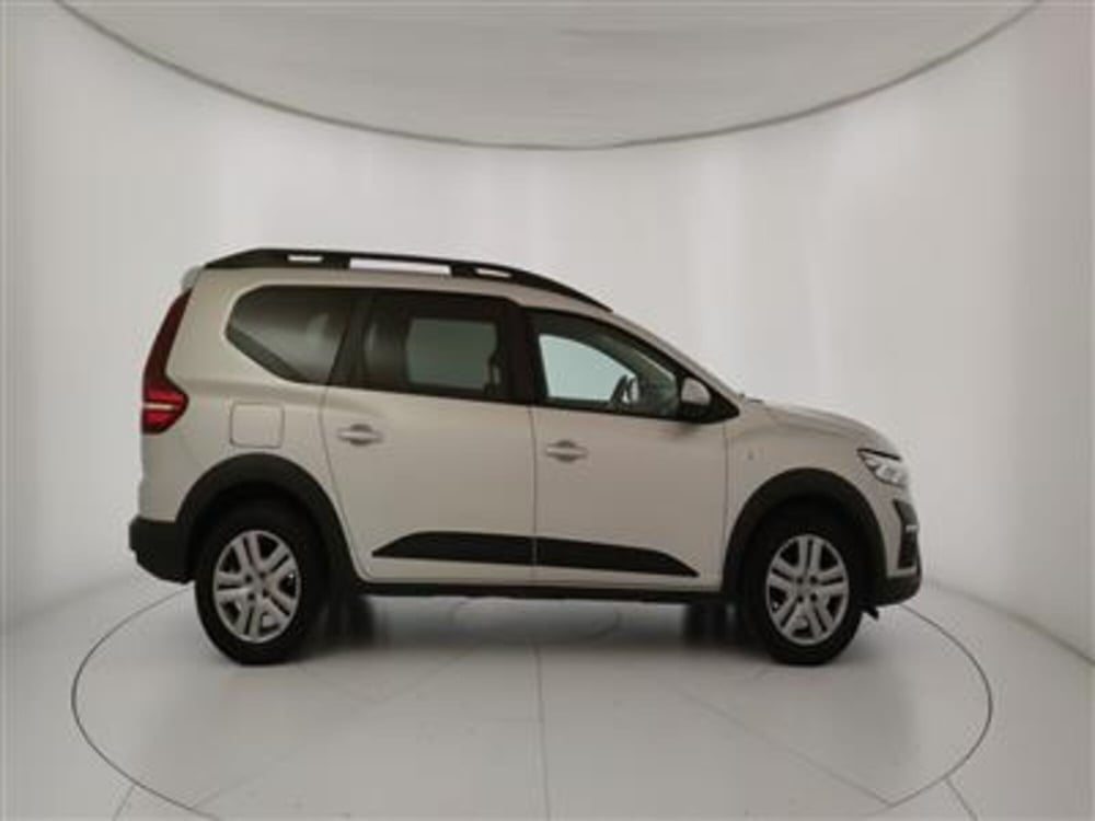 Dacia Jogger usata a Bari (9)