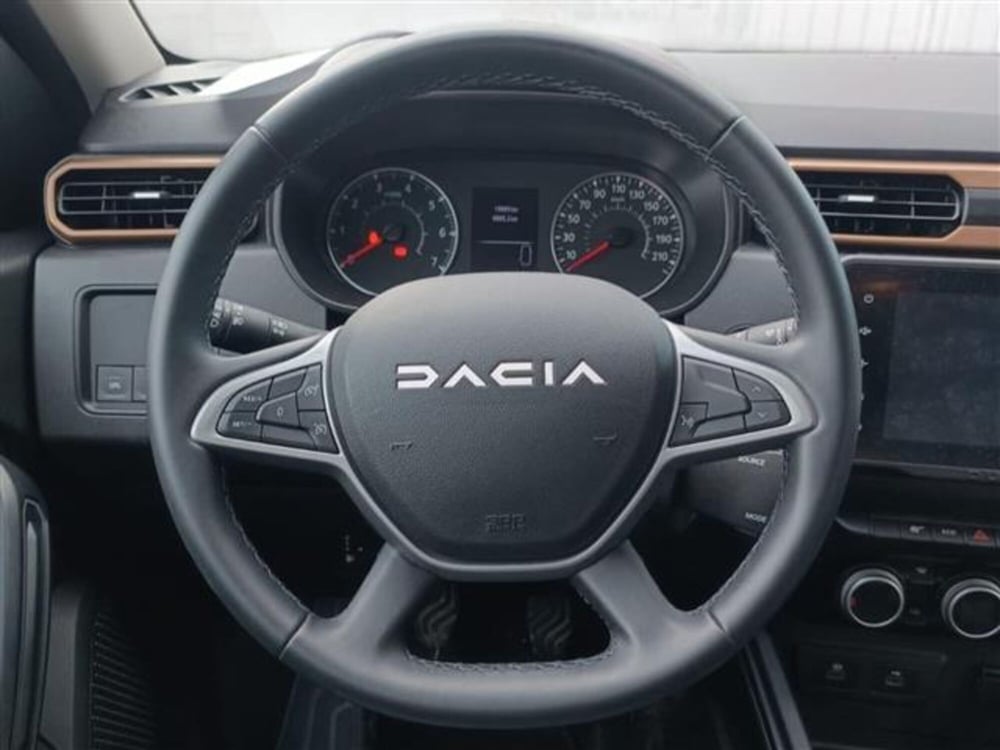 Dacia Duster usata a Livorno (11)