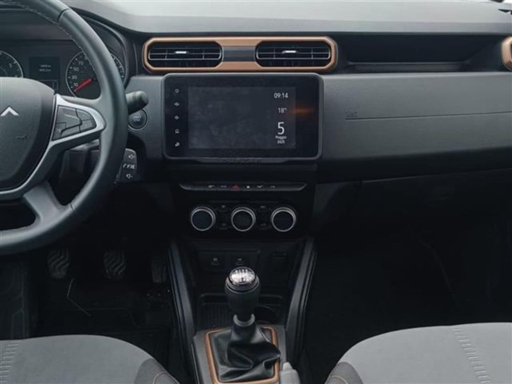 Dacia Duster usata a Livorno (13)