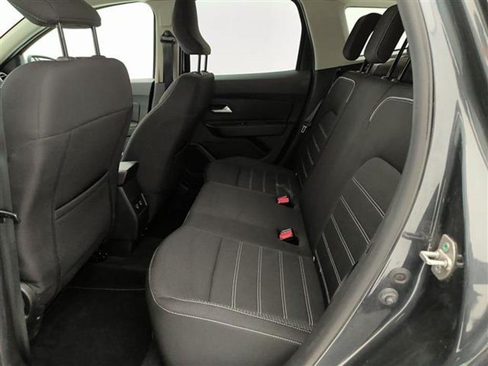 Dacia Duster usata a Milano (12)