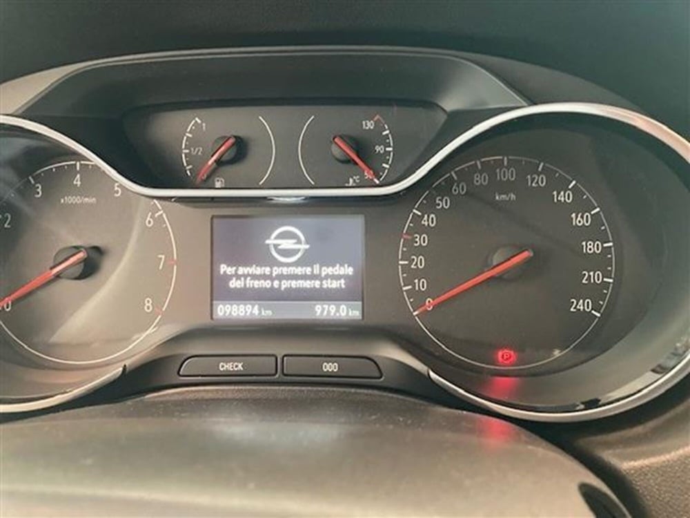 Opel Grandland X usata a Cremona (9)