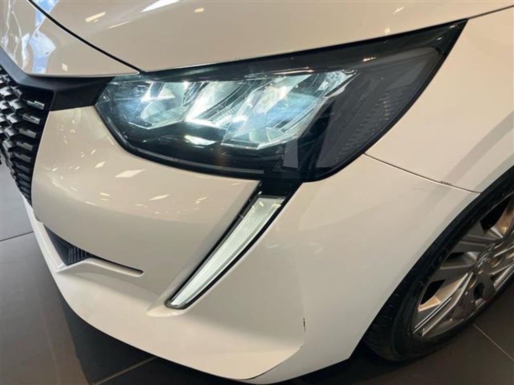 Peugeot 208 usata a Como (7)