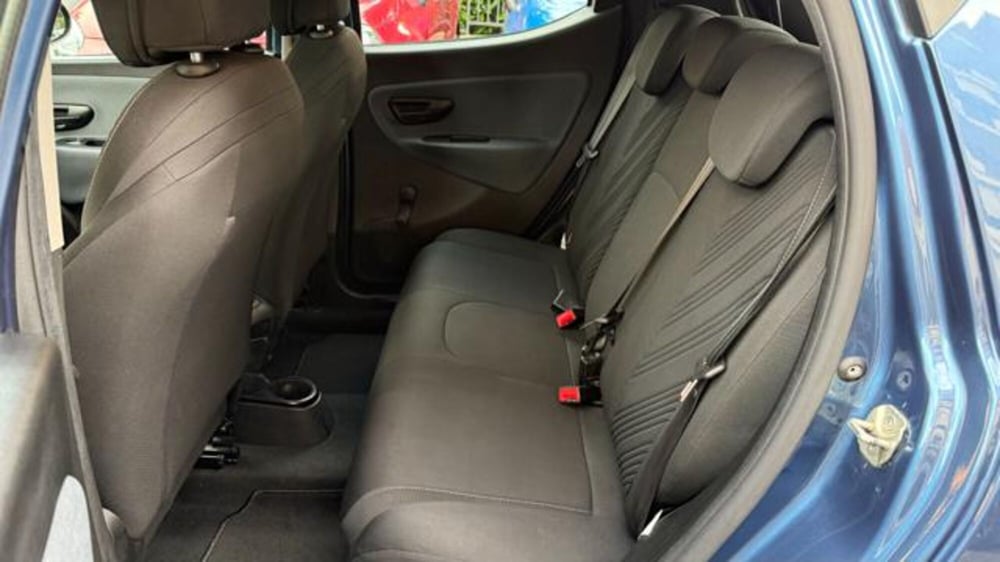Lancia Ypsilon usata a Roma (14)