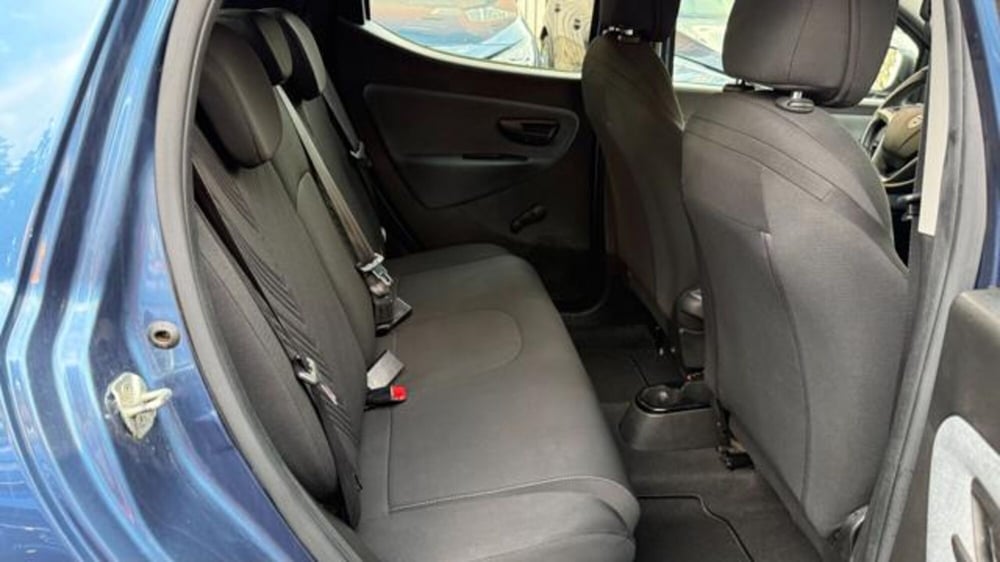 Lancia Ypsilon usata a Roma (16)