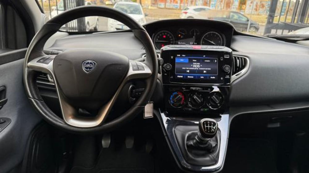 Lancia Ypsilon usata a Roma (7)