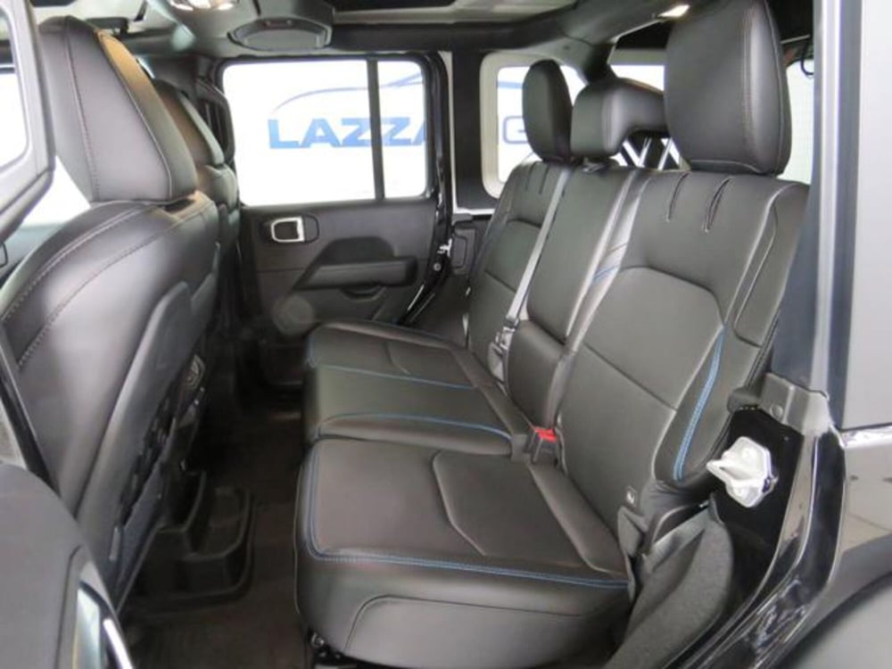 Jeep Wrangler Unlimited nuova a Lodi (11)