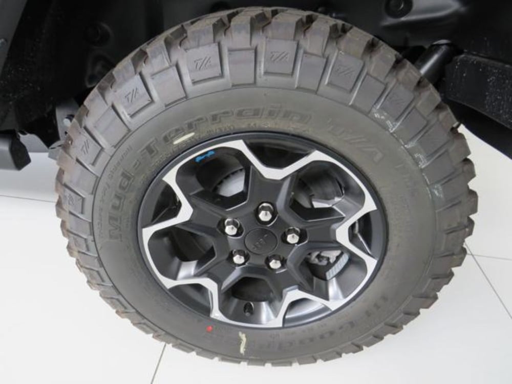 Jeep Wrangler Unlimited nuova a Lodi (15)