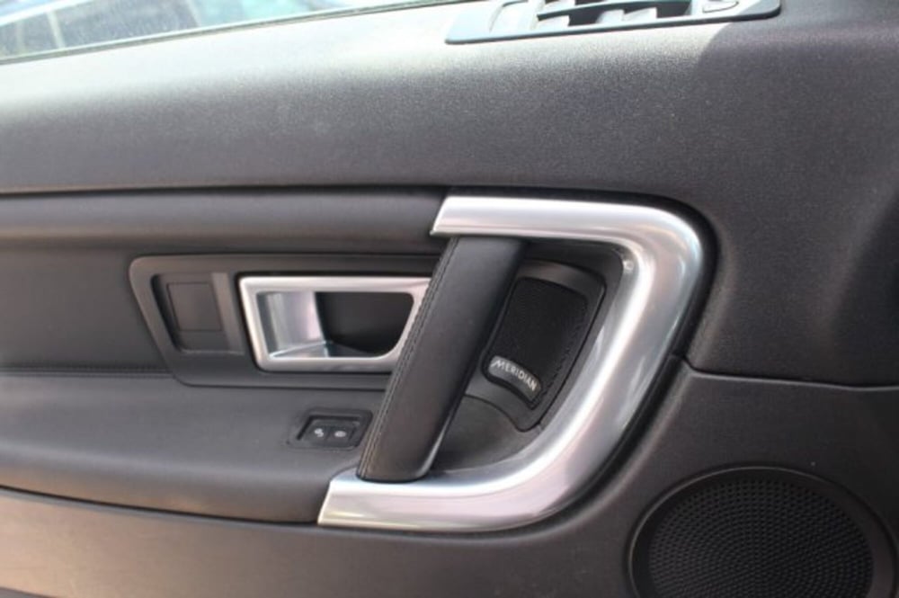 Land Rover Discovery usata a Lecce (10)