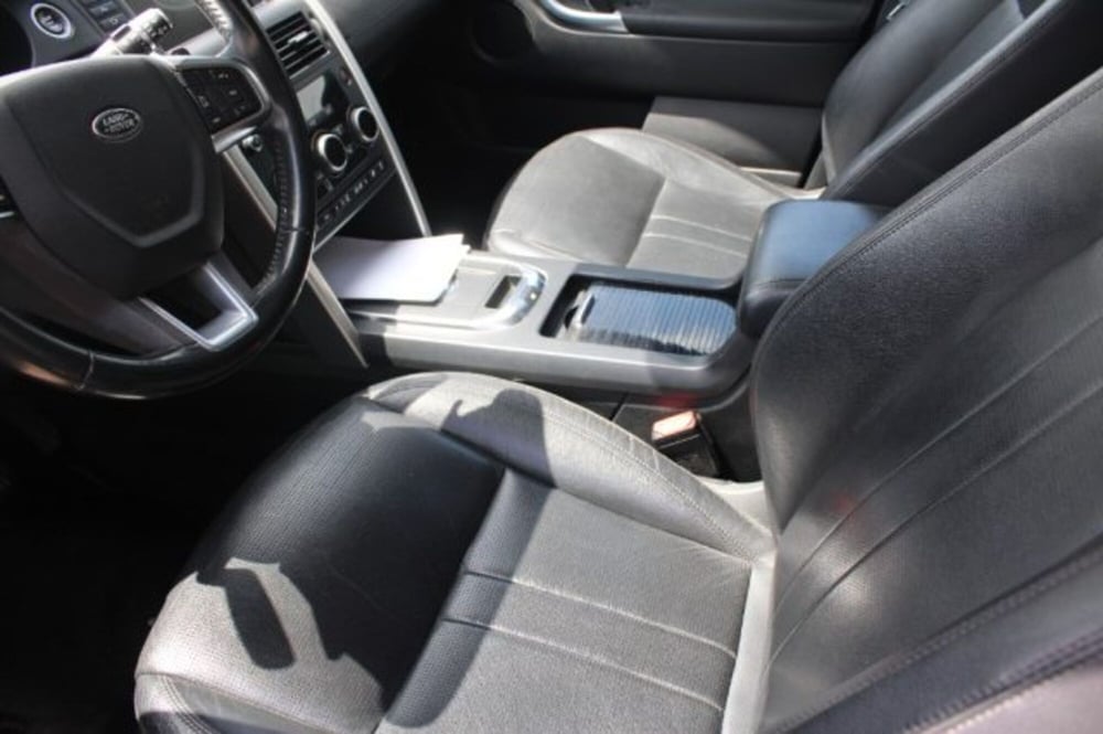 Land Rover Discovery usata a Lecce (11)