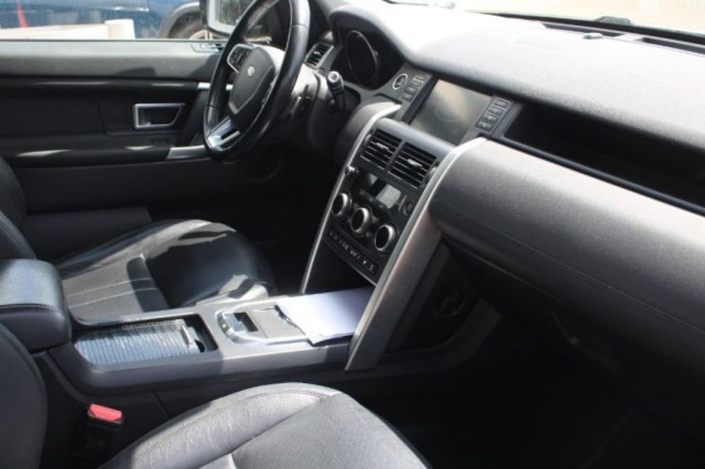 Land Rover Discovery usata a Lecce (13)