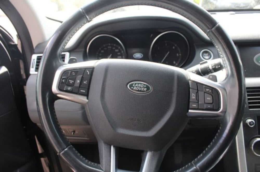 Land Rover Discovery usata a Lecce (8)