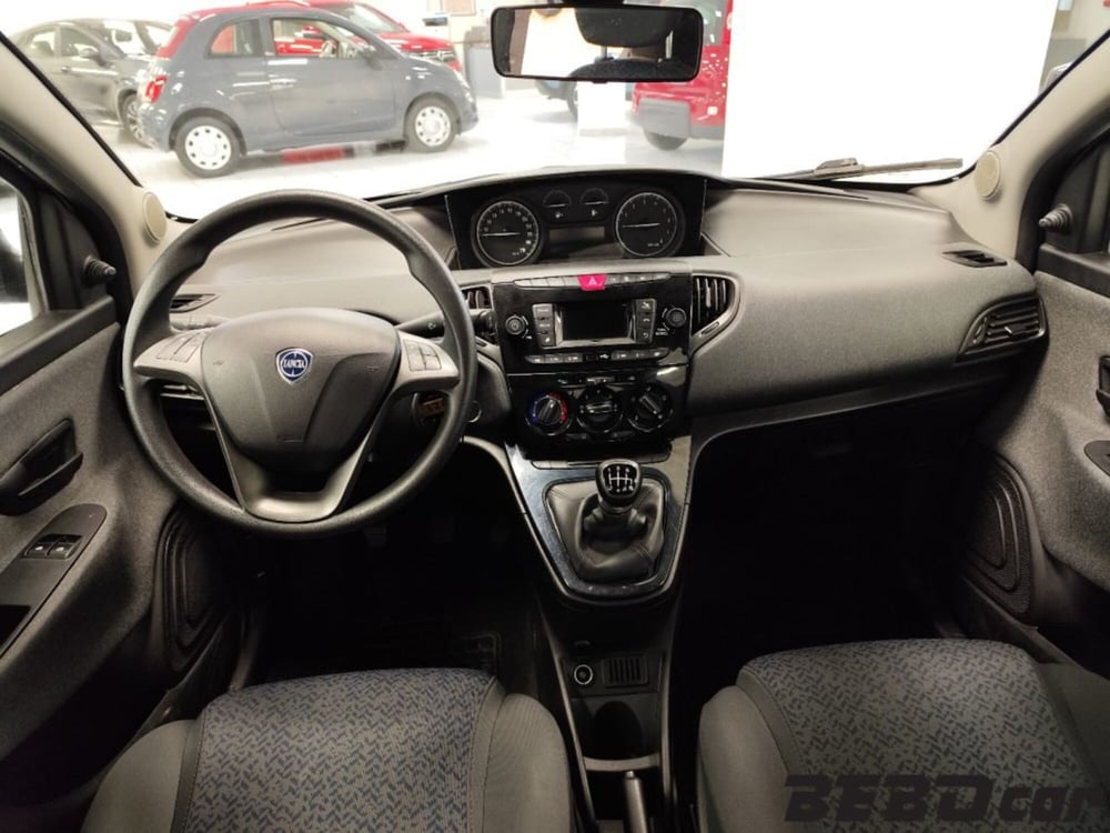 Lancia Ypsilon usata a Torino (11)
