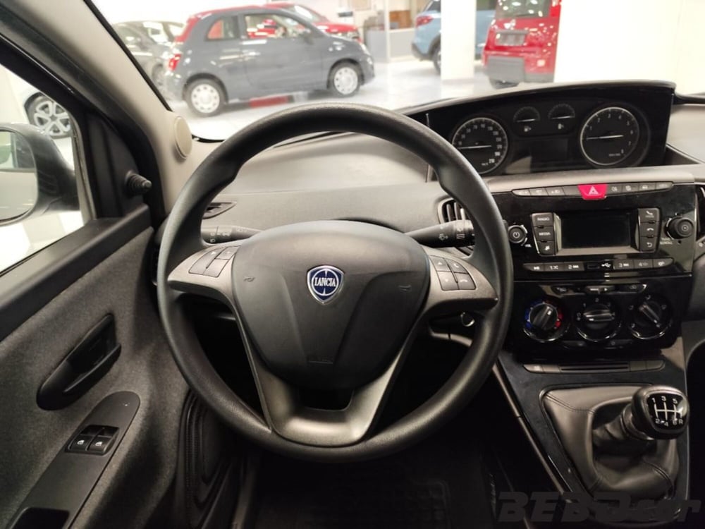Lancia Ypsilon usata a Torino (12)