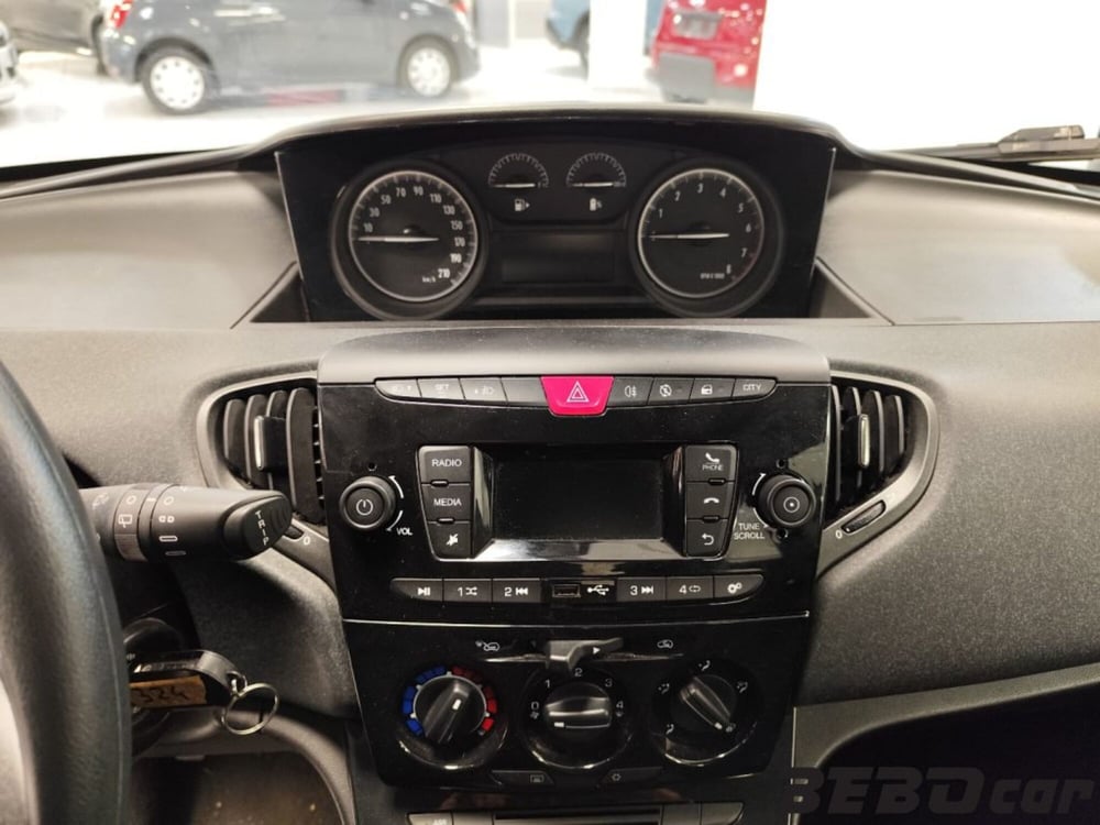 Lancia Ypsilon usata a Torino (15)
