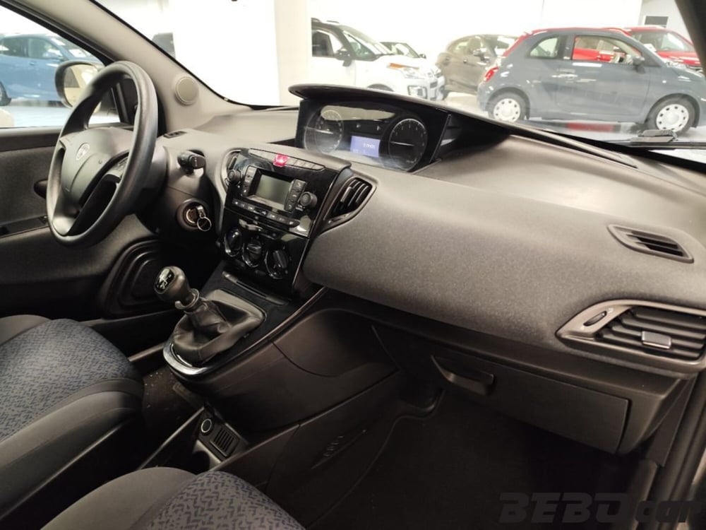 Lancia Ypsilon usata a Torino (17)