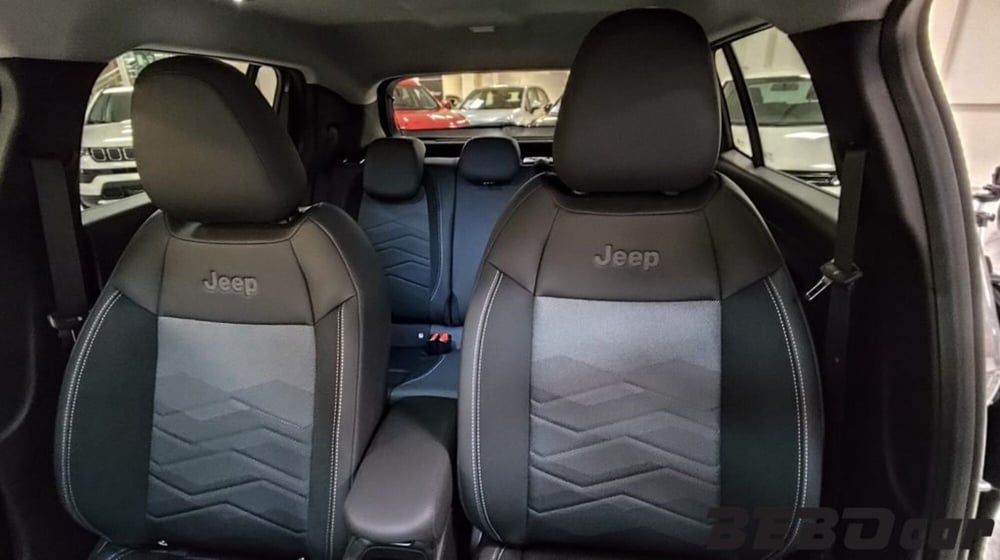 Jeep Avenger nuova a Torino (17)