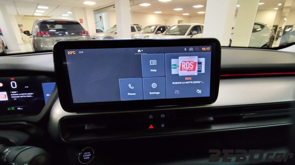 Jeep Avenger nuova a Torino (20)