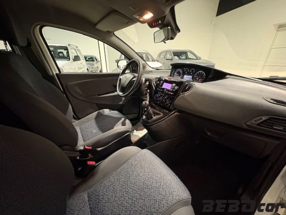 Lancia Ypsilon usata a Torino (15)