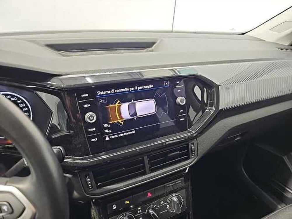 Volkswagen T-Cross usata a Lecco (19)