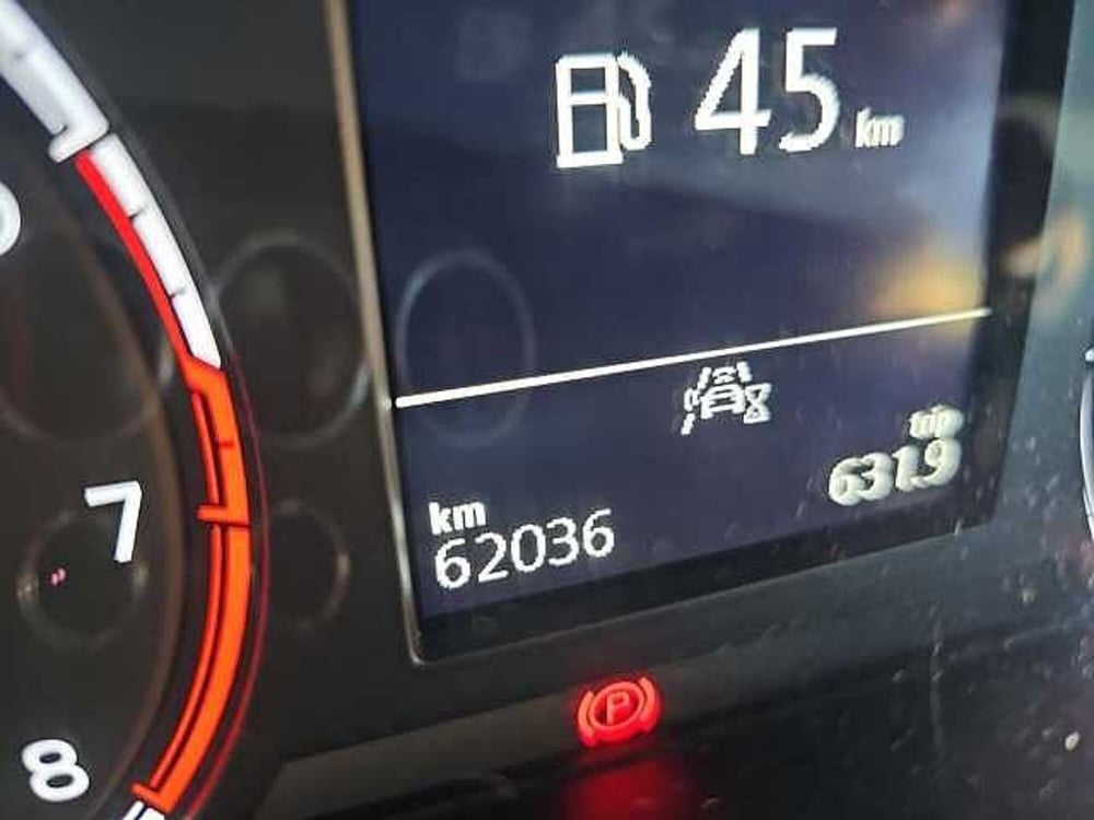 Volkswagen T-Cross usata a Lecco (16)