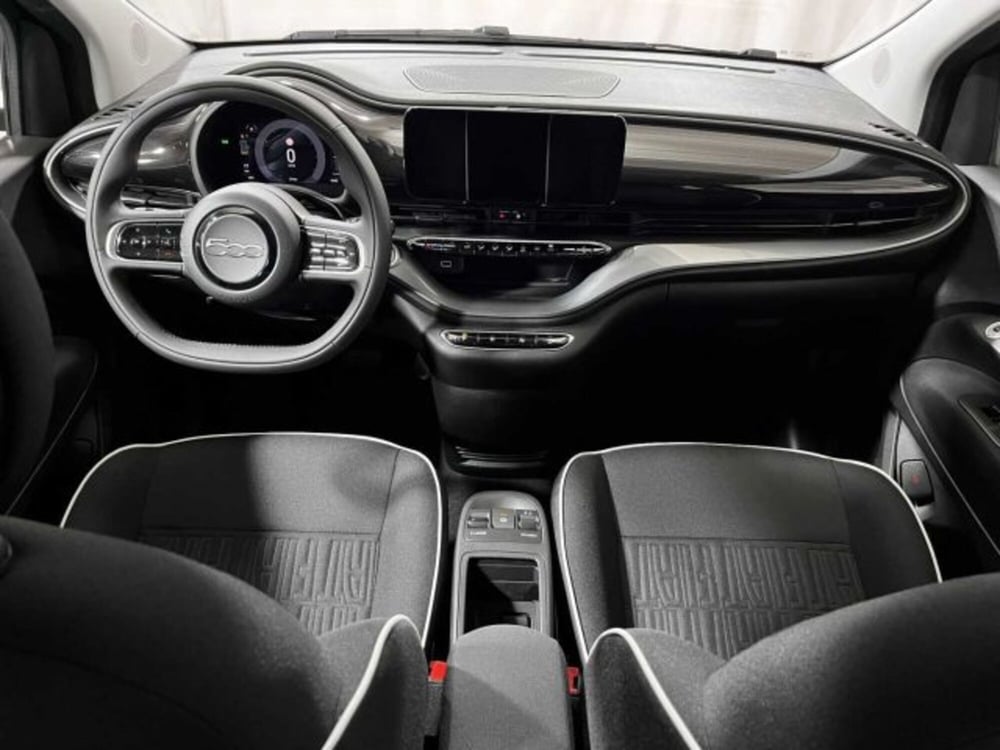 Fiat 500e nuova a Sondrio (12)