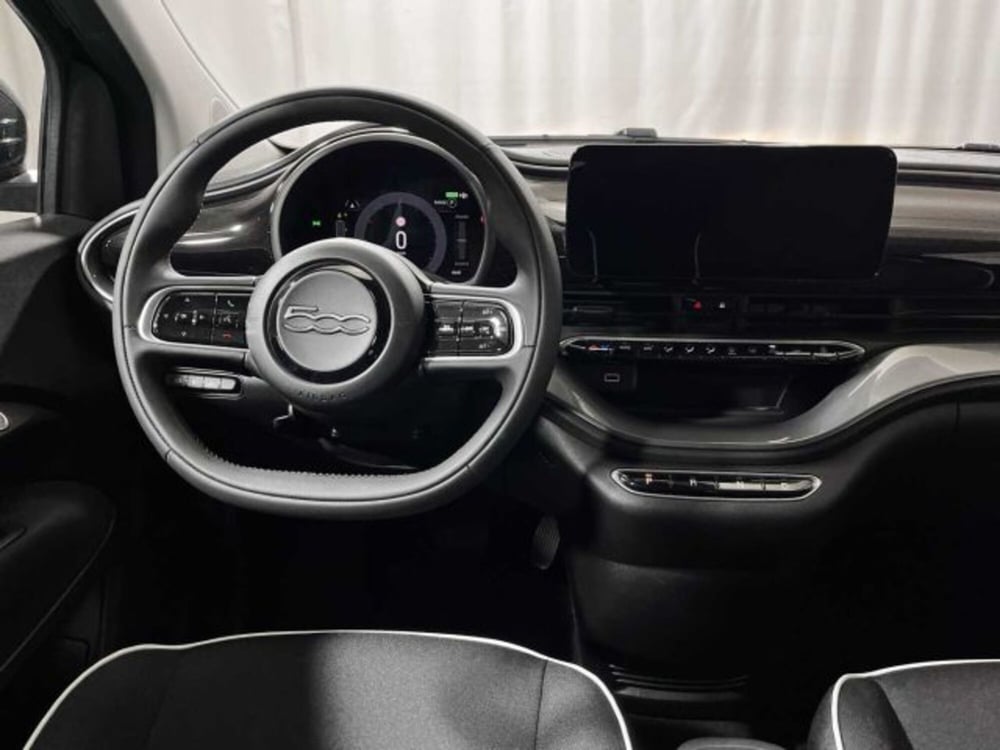 Fiat 500e nuova a Sondrio (14)