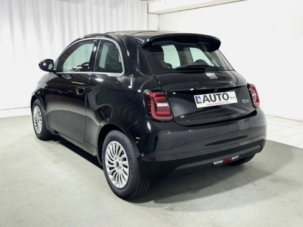 Fiat 500e nuova a Sondrio (3)