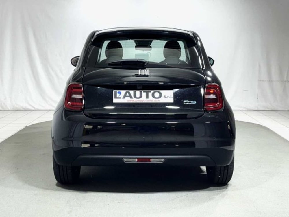 Fiat 500e nuova a Sondrio (4)