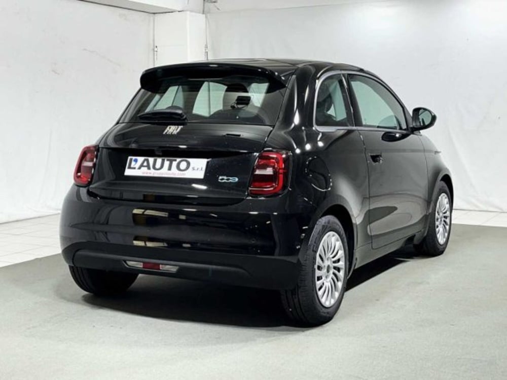 Fiat 500e nuova a Sondrio (5)