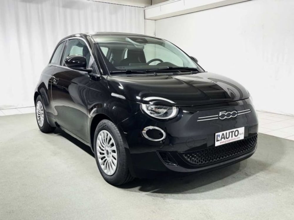 Fiat 500e nuova a Sondrio (7)