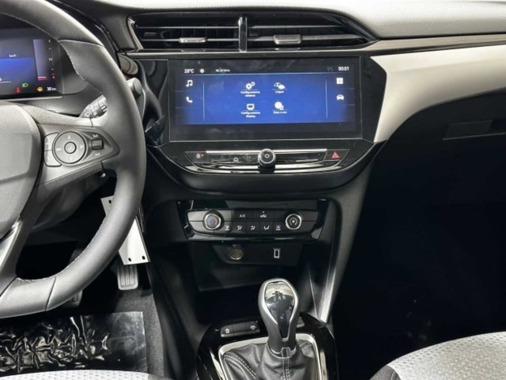 Opel Corsa nuova a Sondrio (13)
