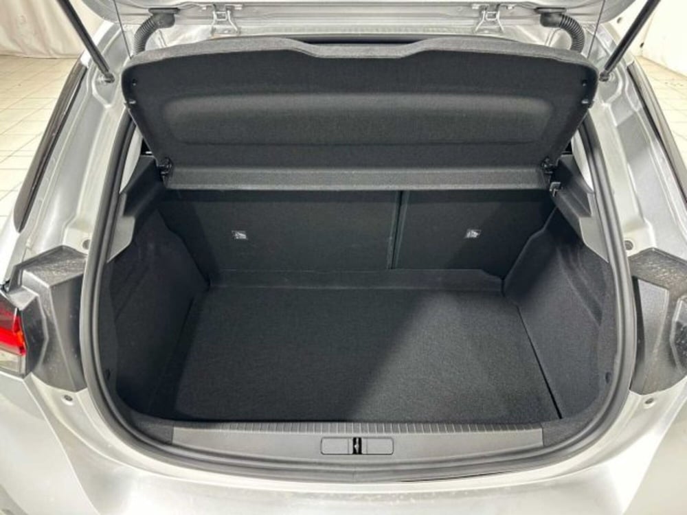 Opel Corsa nuova a Sondrio (15)
