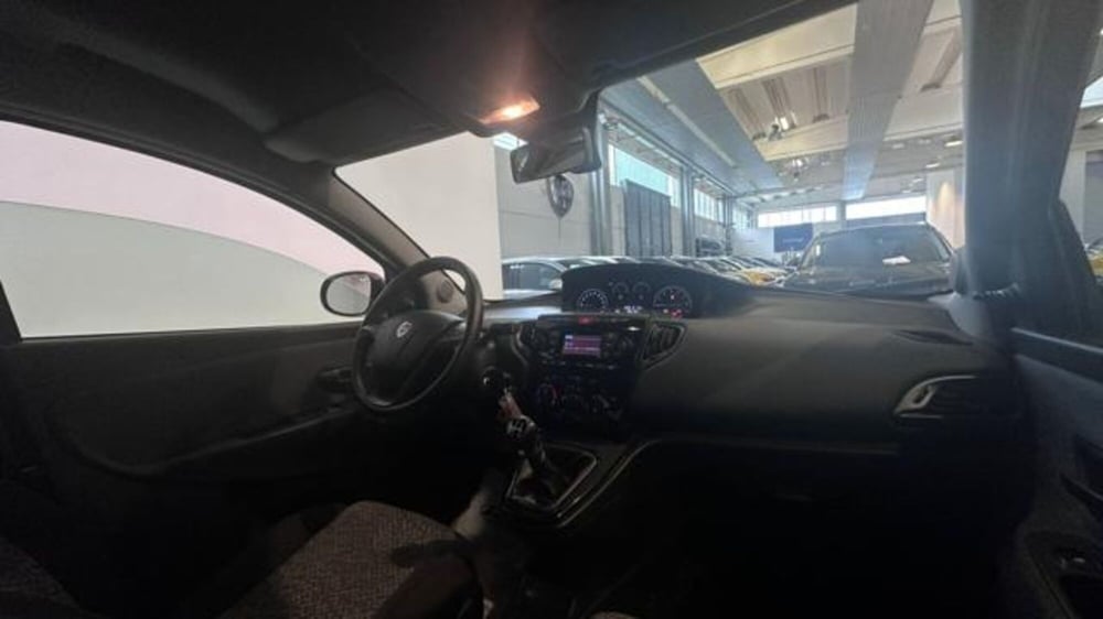 Lancia Ypsilon usata a Reggio Emilia (11)