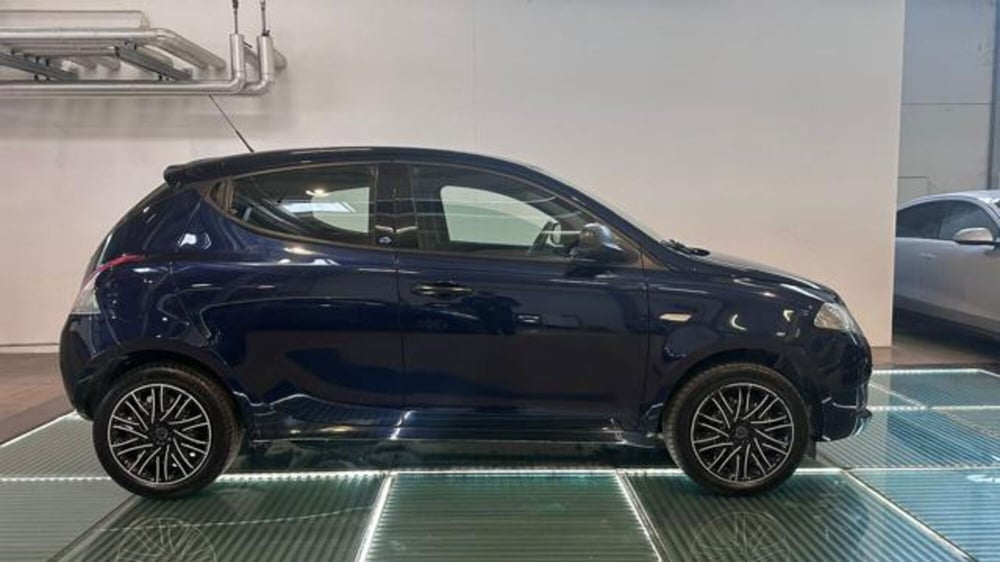 Lancia Ypsilon usata a Reggio Emilia (7)