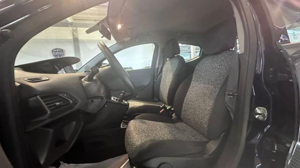 Lancia Ypsilon usata a Reggio Emilia (9)