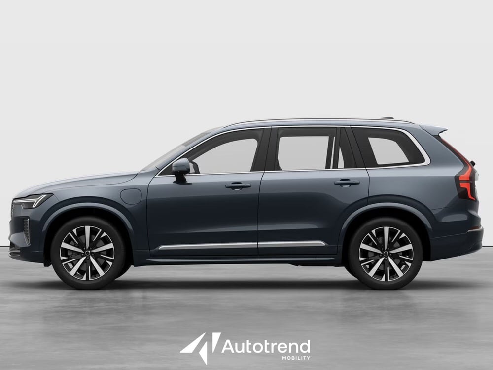 Volvo XC90 nuova a Bari (5)