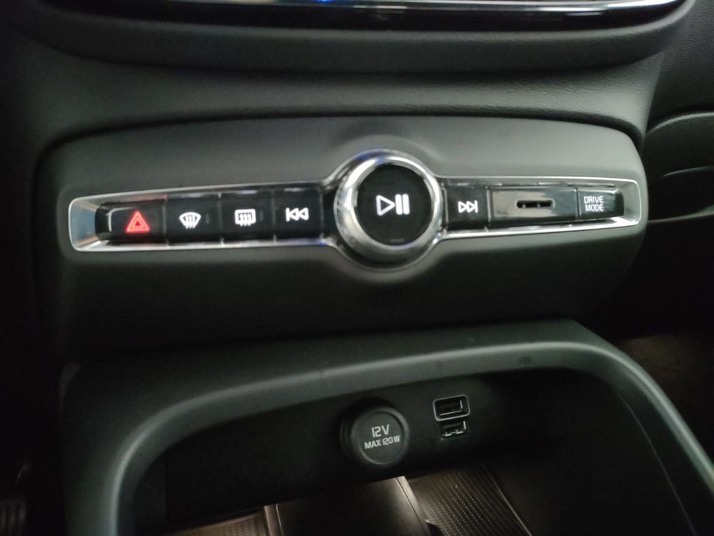 Volvo XC40 usata a Roma (15)